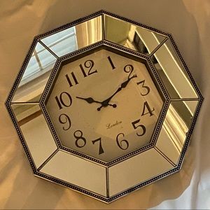 Mirror clock